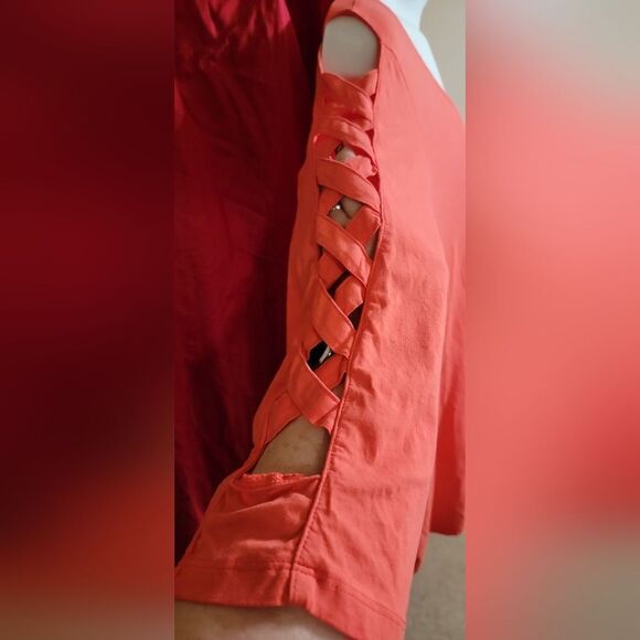 #057 Roaman's Coral top with cutouts on 3-quarter length sleeves.Sze. 30/32W - Picture 6 of 6